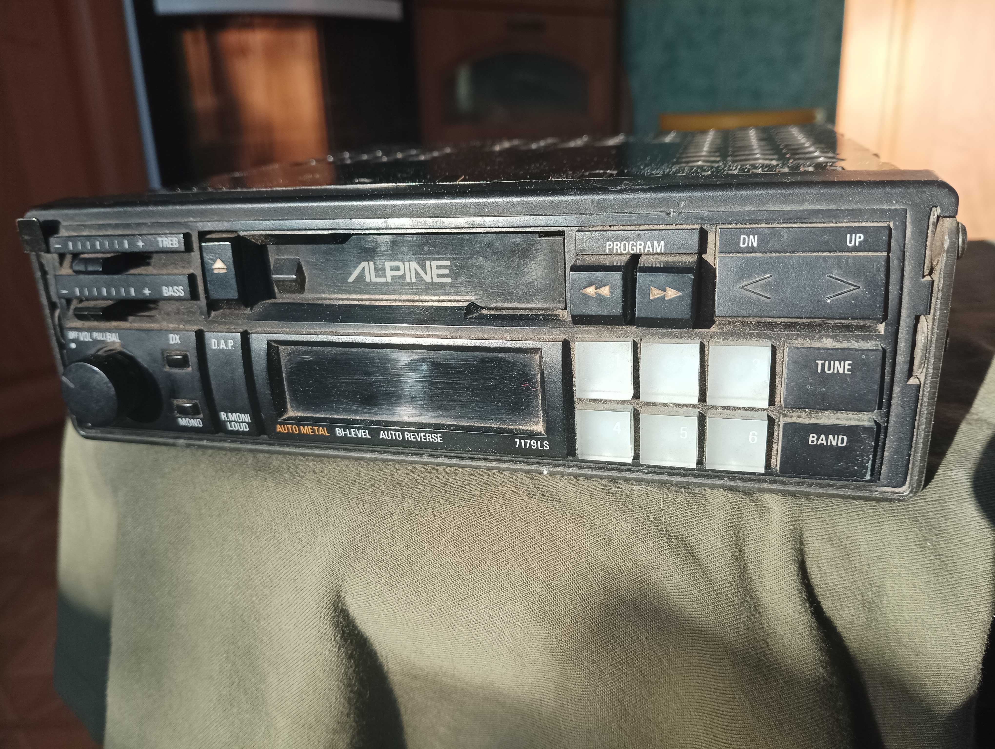 Radio na kasety Alpine 7179LS plus szuflada