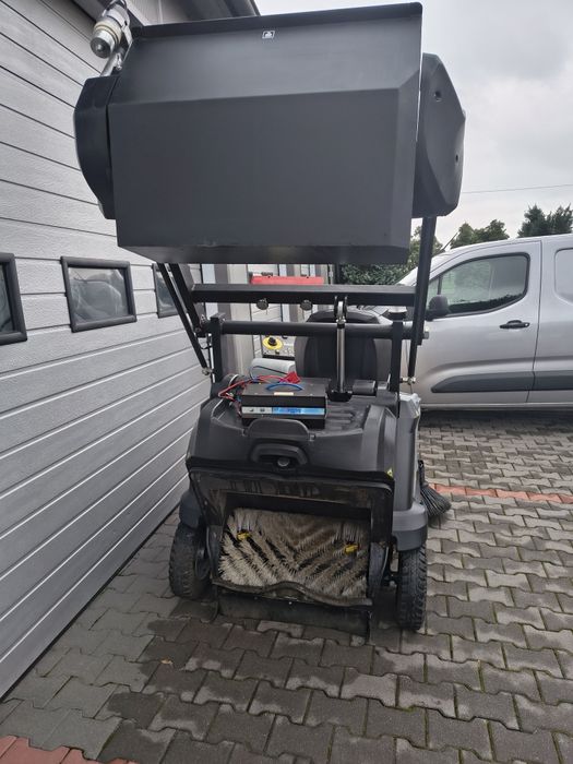 Zamiatarka Karcher KM 105/110 R