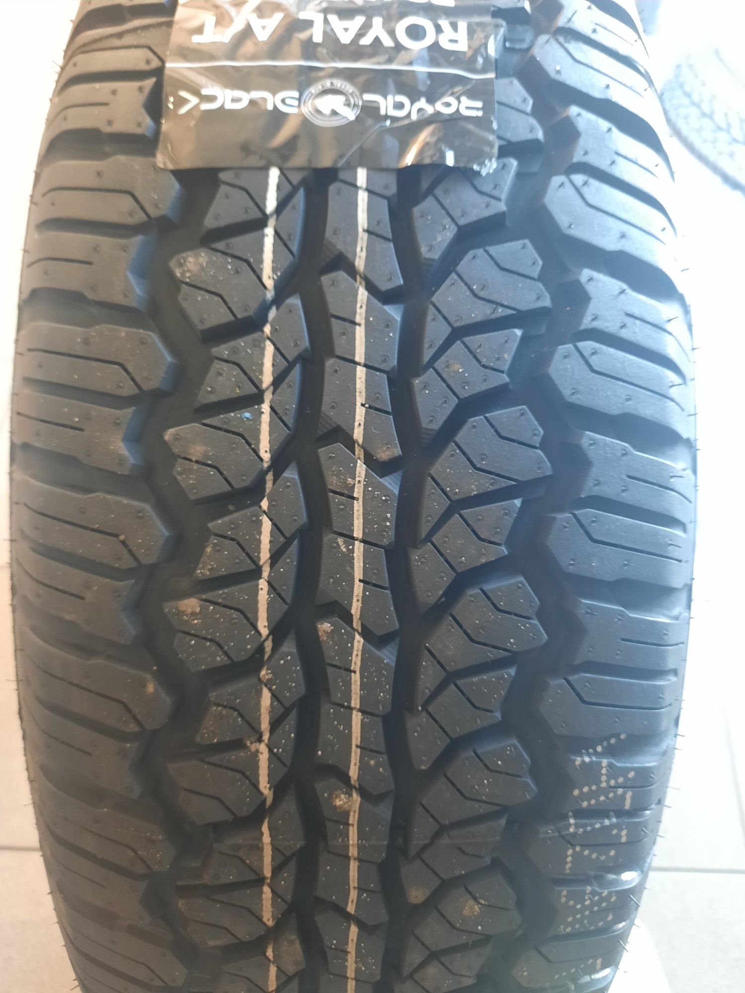 Opony nowe 245/70R16 Royal Black A/T 4X4 Całoroczne