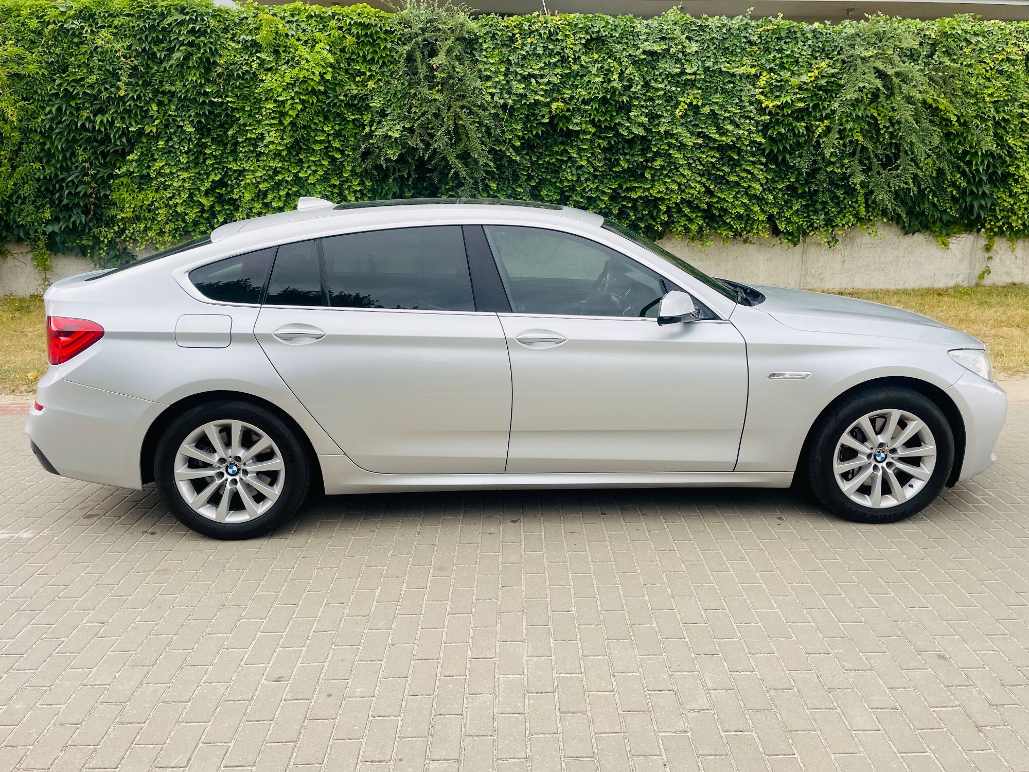 BMW 5GT 535d Xdrive – Komfort i Dynamika w Jednym