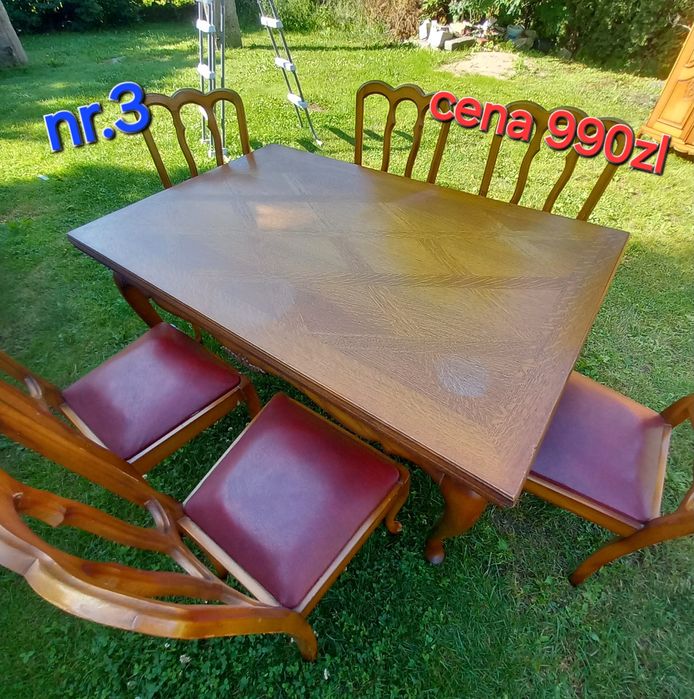 Stół z krzesłami