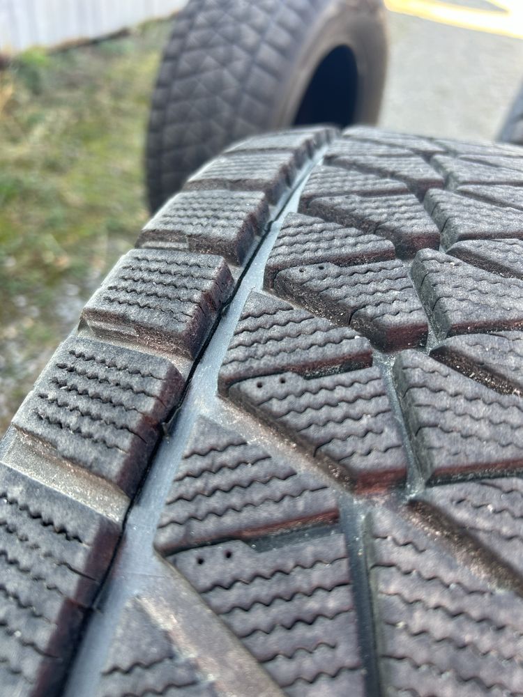 Зимова резина Bridgestone 285/60R18 Land Cruiser, LX, Tundra, RAM