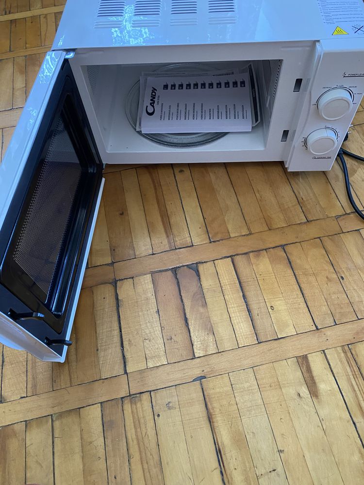 Мікрохвильовка  MICROWAVE OVEN CMW 2070M