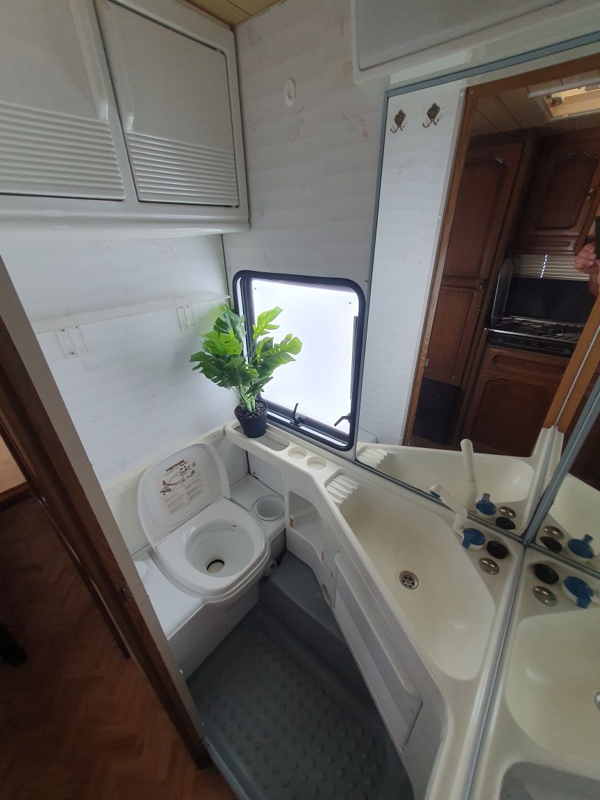 Burstner Holdey540 91r 4x osoby Przedsionek Wc,Media 1300kg ładna!!!