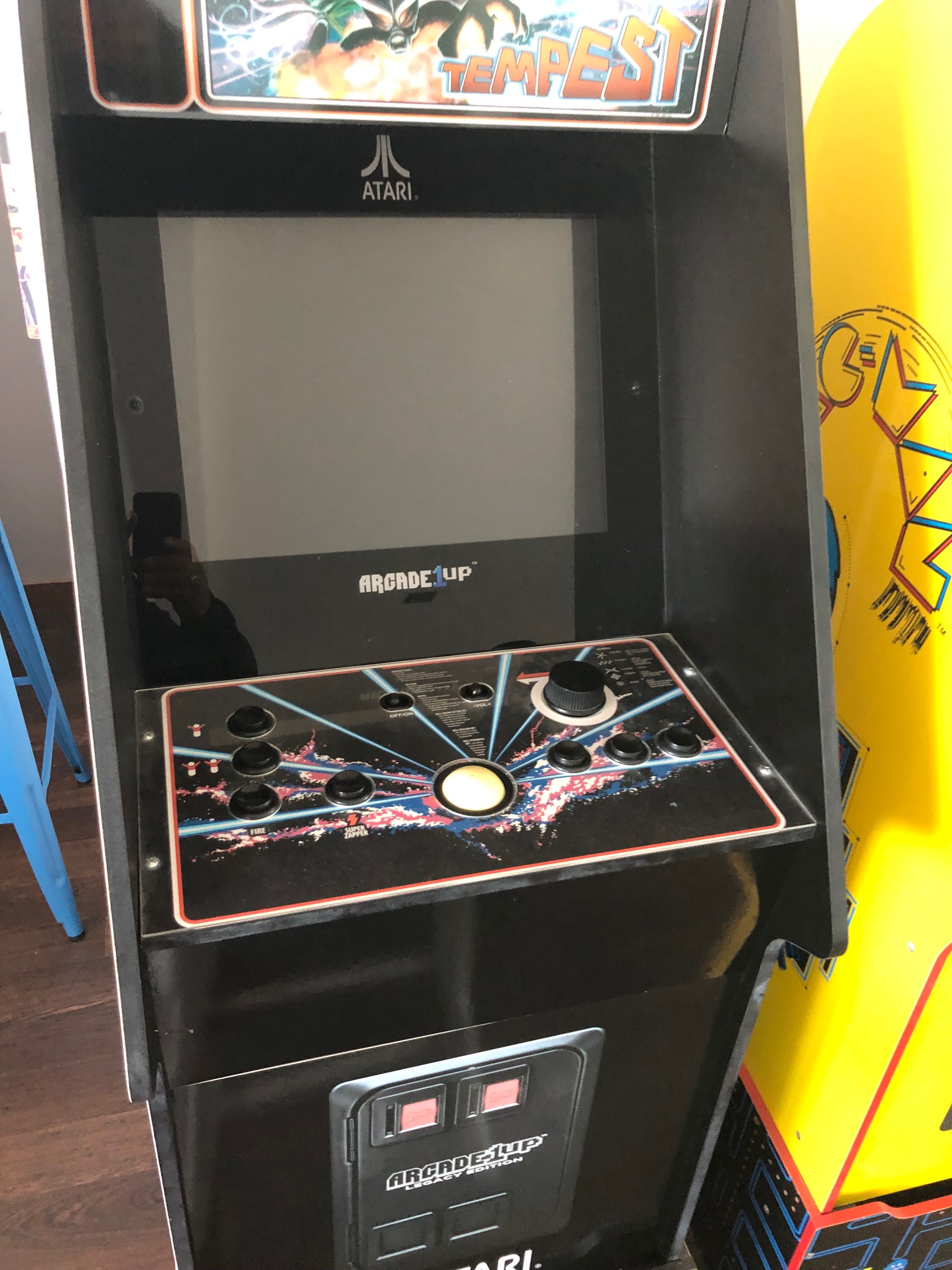 Máquina Arcade 1UP Atari e Namco Pac-Man e Tempest