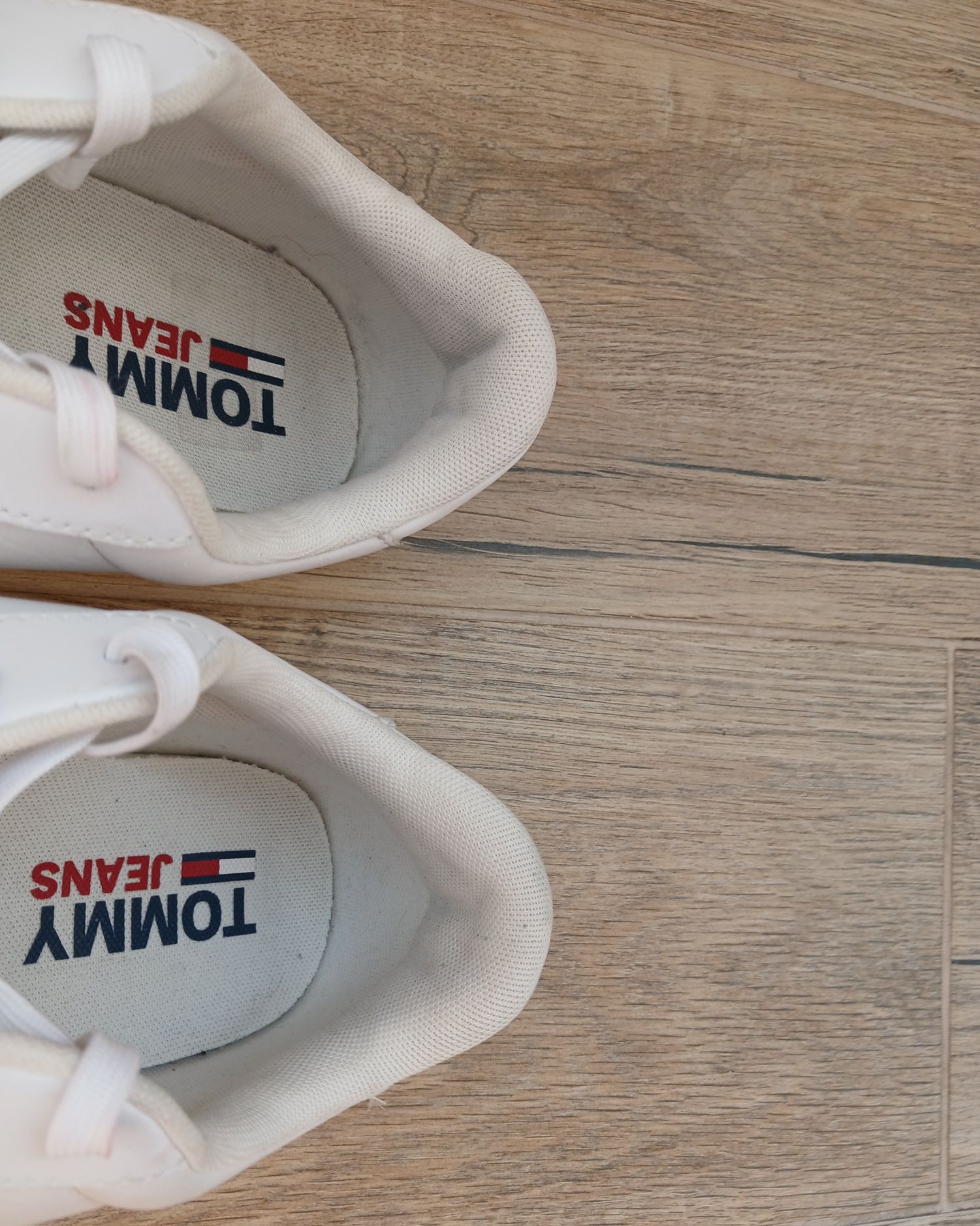 Кроссовки Tommy Hilfiger р 45 (30 см) ц 1650 гр ориг. отл. сост. кожа