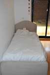 Cama Ramnefjäll 140x200 usada com estrado Luroy (IKEA)