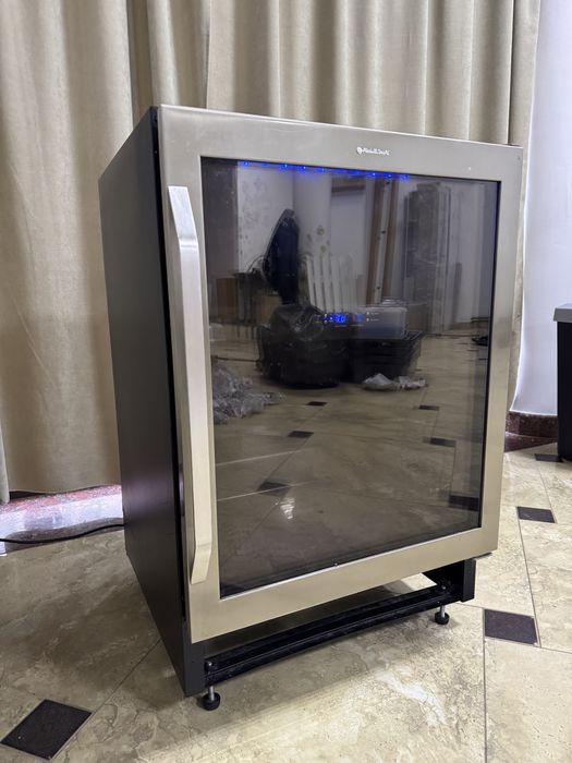 холодильник (wine cooler) Fratelli Onofri YEIGN