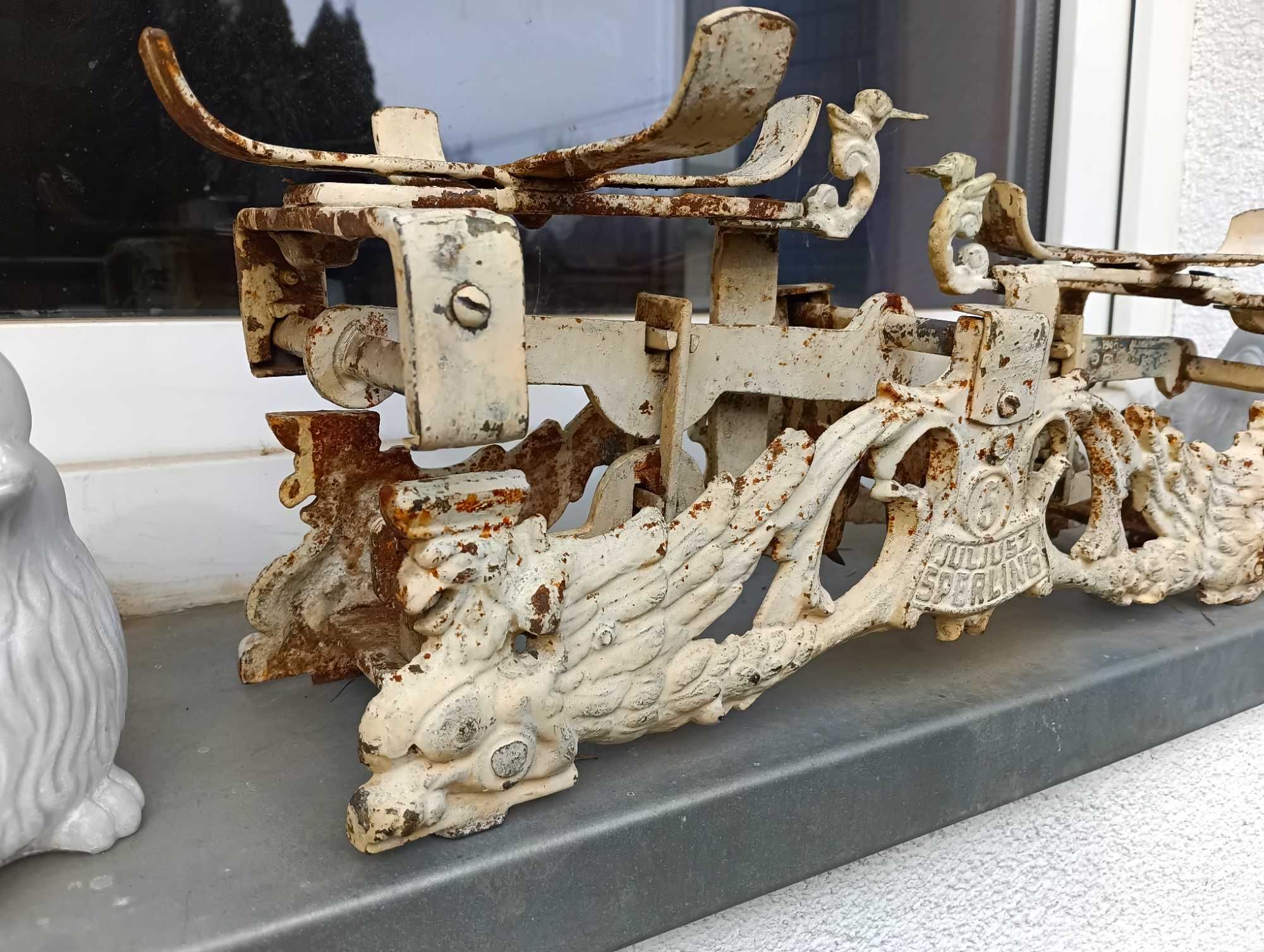 Waga szalkowa Sperling -Gryfy 1946 rok . Tarowniki i szalki mosiężne.