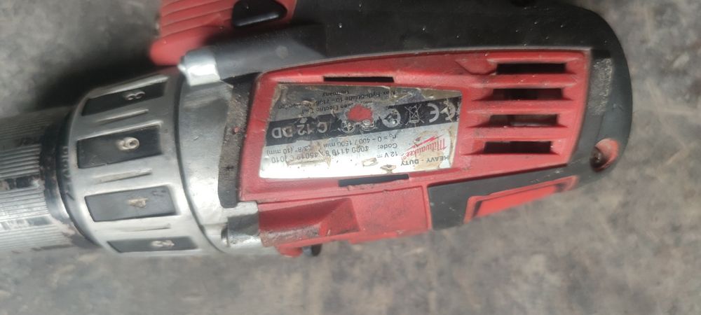 Шуруповерт milwaukee с 12 dd