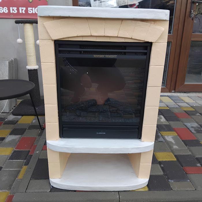 Потужний: електрокамін з 2 рівнями нагріву і потужністю до 1800 Вт
Атм