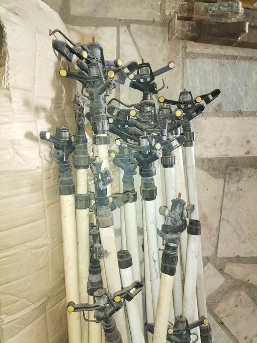 Acessorios rega. 13 aspersores ou chuveiros. Mt bom estado