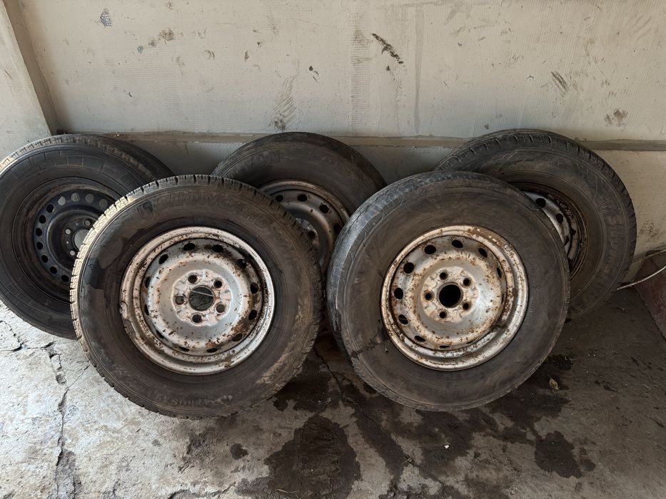 Продам диски с резиной 5шт  225/70/15С