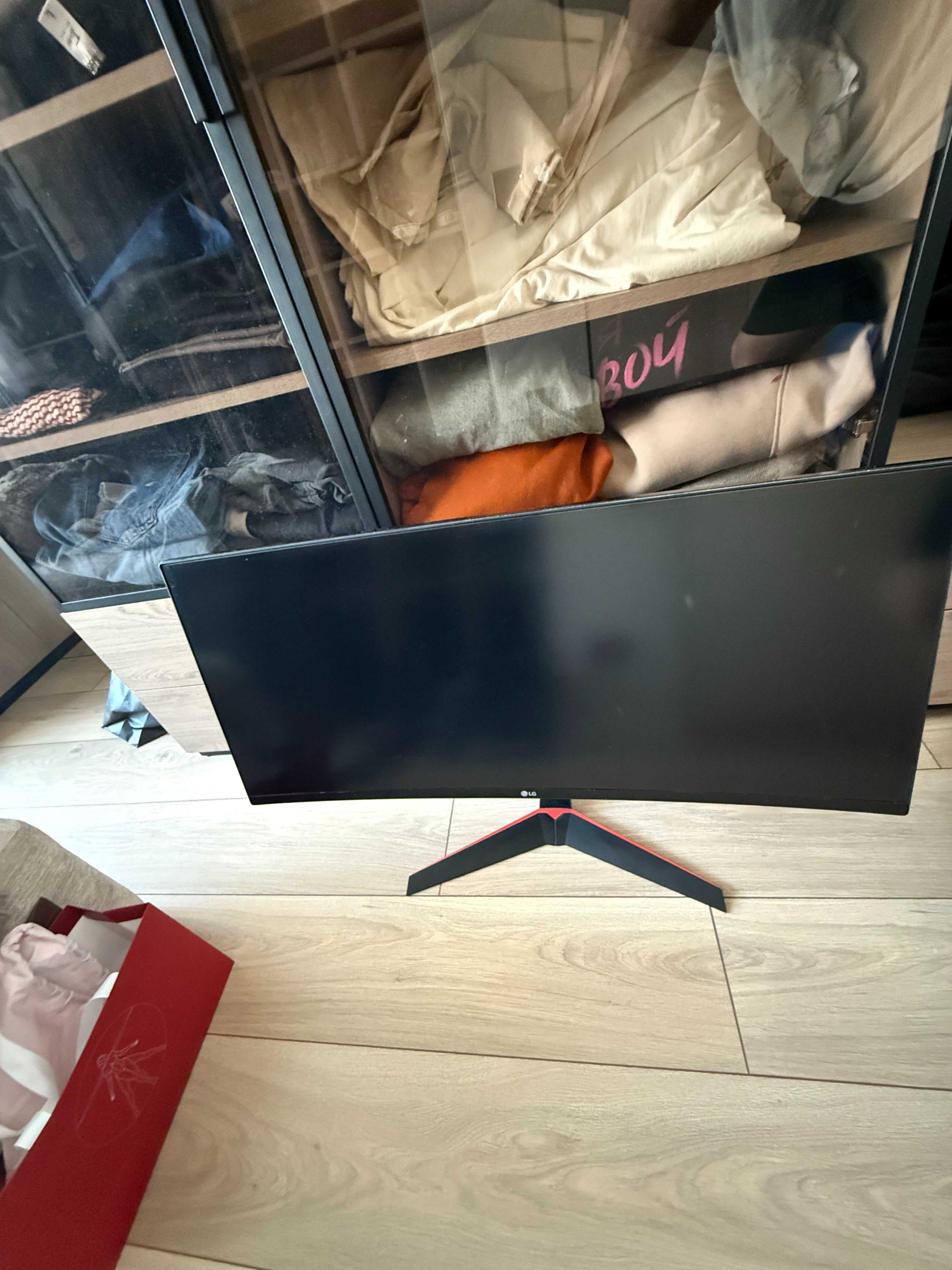Монітор LG 34UC79G IPS монітор з FreeSync™ та частотою оновлення 144Гц