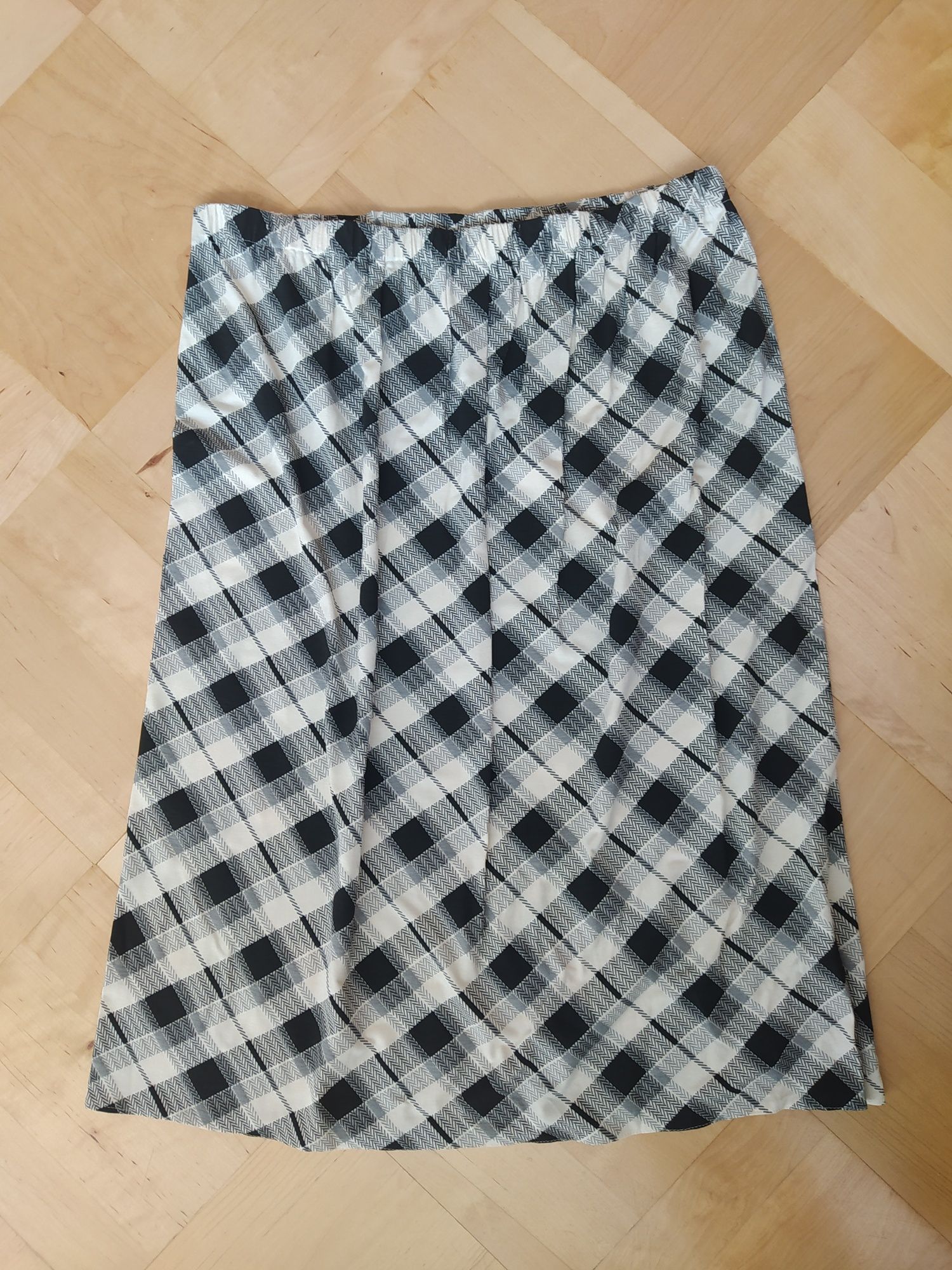 Nowa spódnica w kratkę 44 biało czarna wiskoza