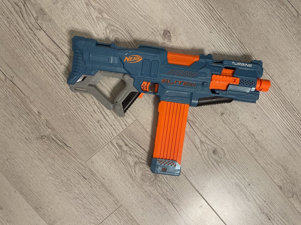 Бластер Nerf Elite 2.0 Turbine CS-18