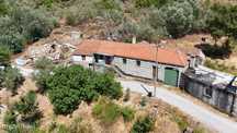 Quinta com Casa para Recuperação em Ferreira de Aves, Viseu