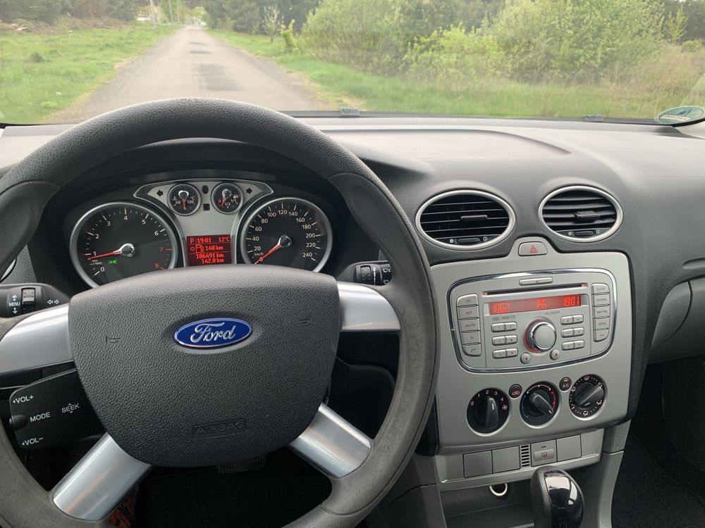 Ford Focus 1.6 Бензин