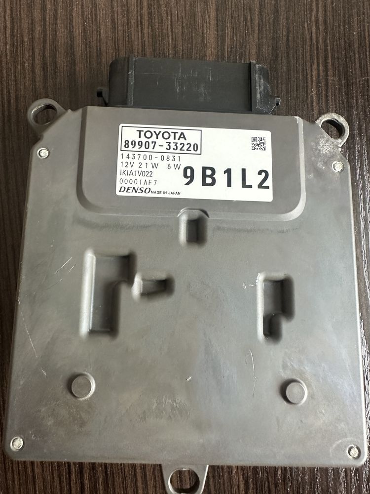 81056-33E80 Toyota Блок управления фарой светом Camry 89907-33220