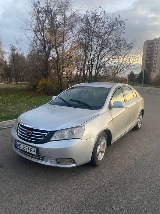 Срочно Продам Джили емгранд ес7 в хорошем состоянии