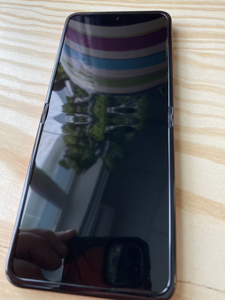 Motorola razr 2024 8/256gb
