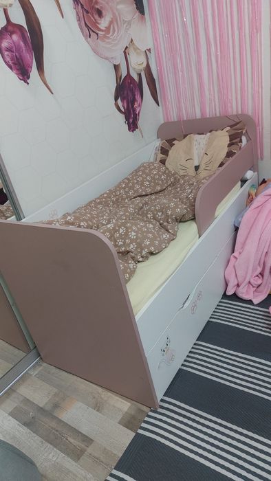 Дитяча кровать з ящиками для зберігання