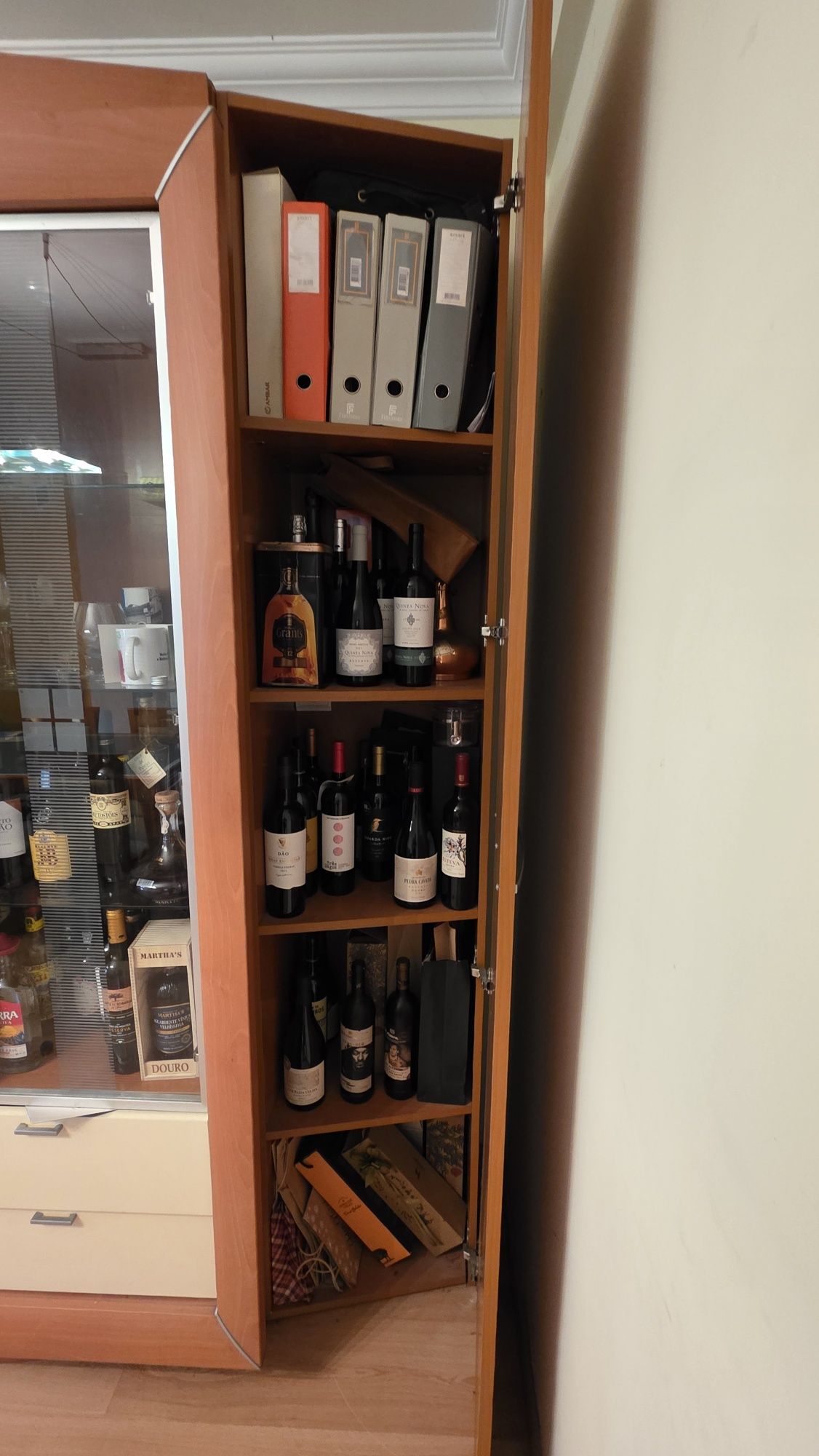 Vendo Móvel de sala em módulos cor cerejeira