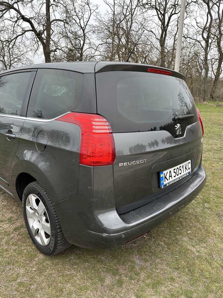 Peugeot 5008 2013