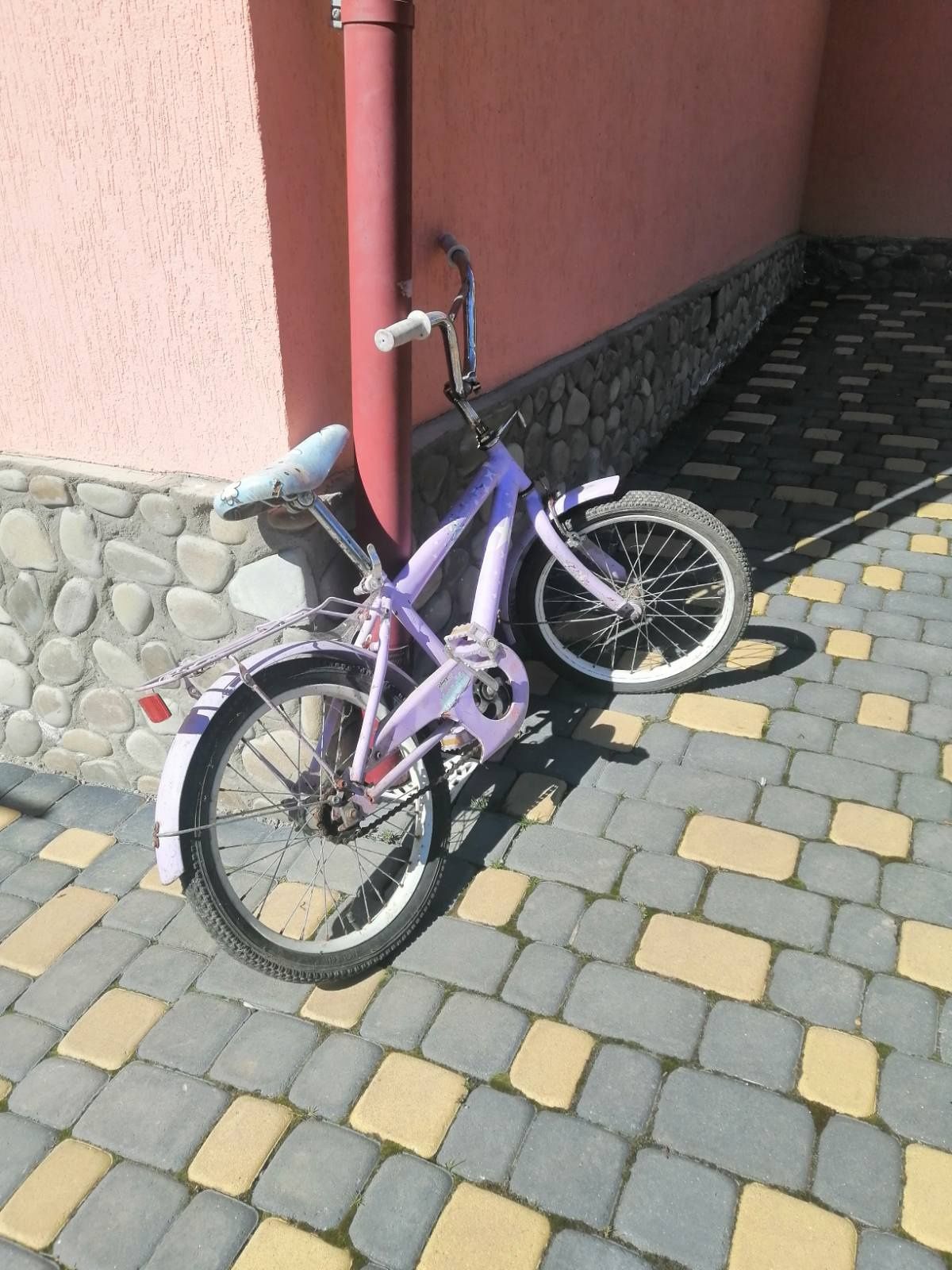 Продам велосипед моєї доньки в робочому і хорошому стані ціна 1000 грв