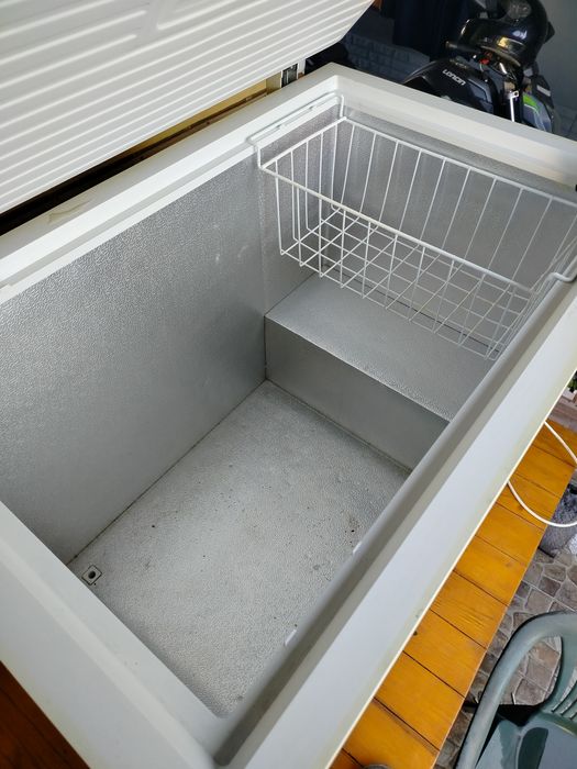 Продам морозильну камеру