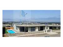 Moradia Moderna T3 com Garagem, Piscina e Logradouro na Tornada, Ca...