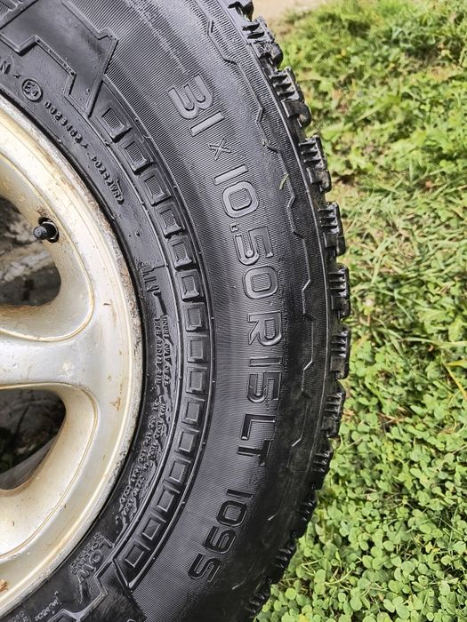 Зимова резина з дисками 31/10.5R15 Nokian rotiva AT