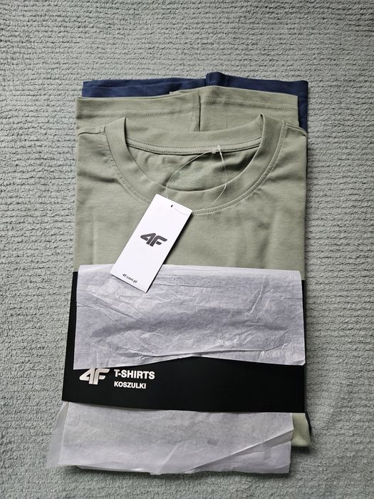 T-shirt 4F nowe,  2 sztuki,  rozmiar XL.