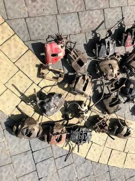 Супорт правий лівий передній задній марки авто в описі