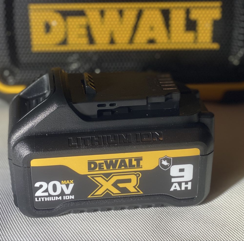Акумулятор Dewalt 9ah  2025рік
