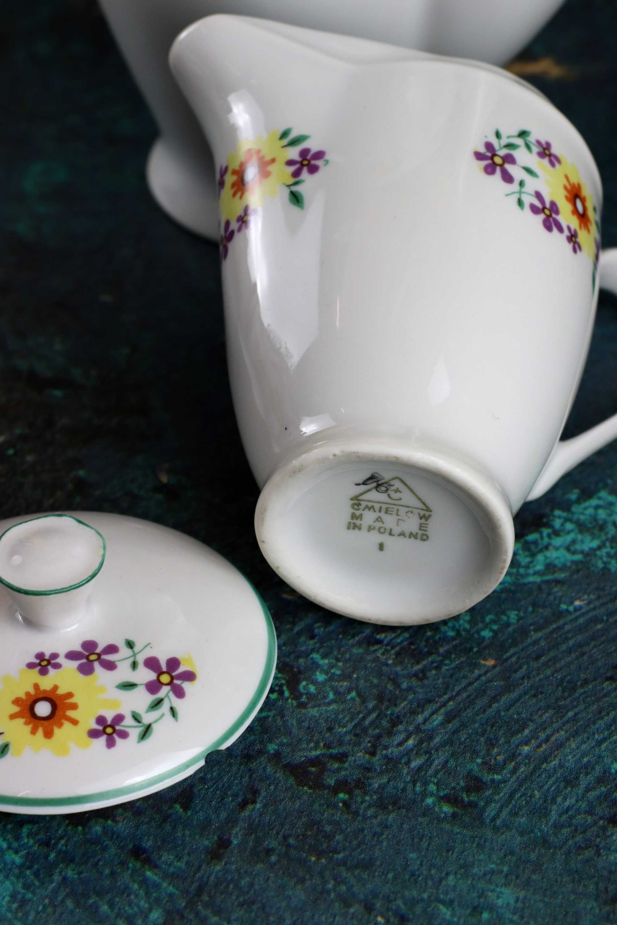 Serwis kawowy z kwiatową dekoracją porcelana Ćmielów vintage prl stara