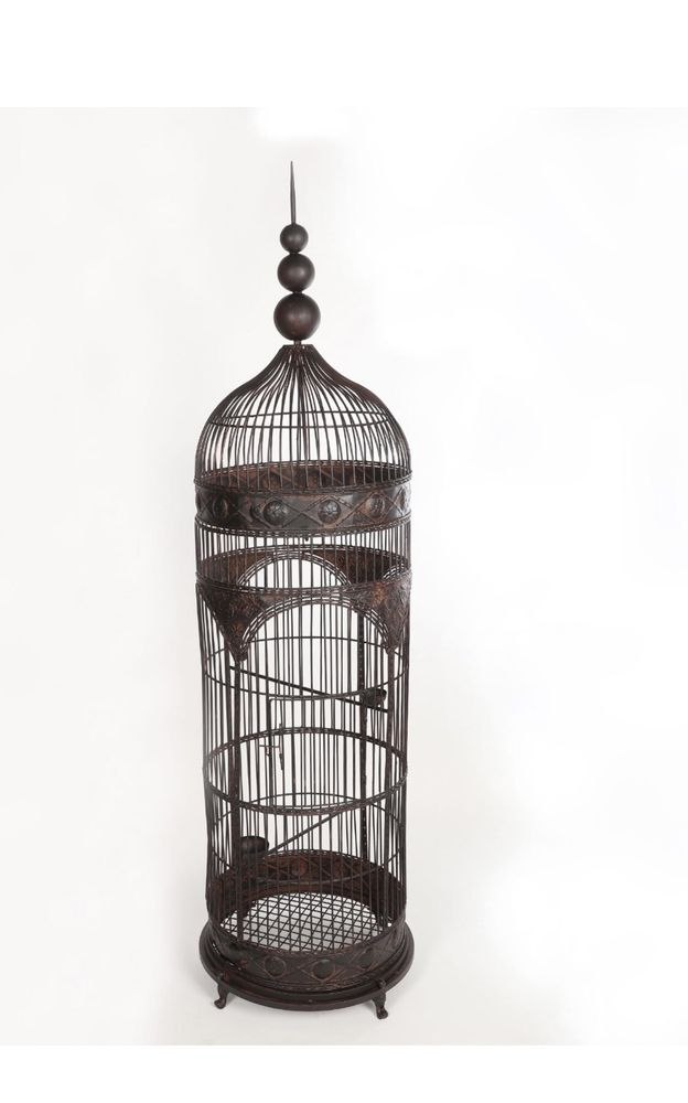 Piękna klatka na ptaków ptaka ozdobna retro vintage dekoracja metalowa