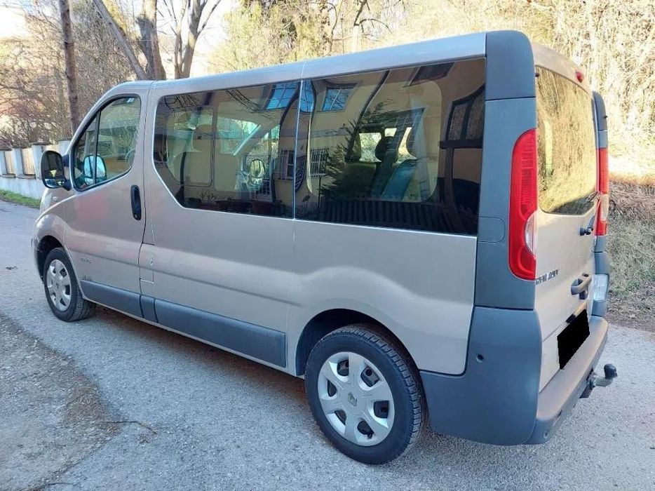 Renault Trafic Renault trafic 2013 rok 115 KM 8 ososbowy