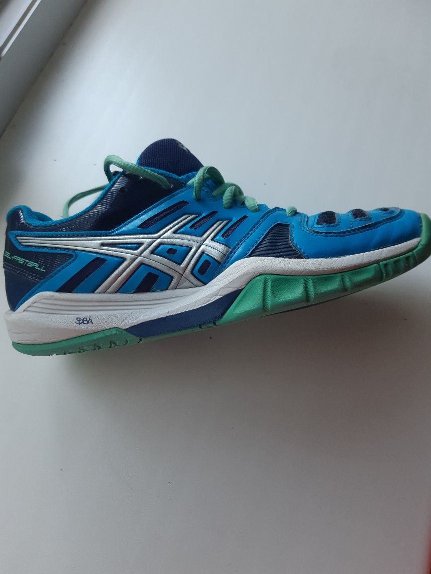 Дитячі кросівки фірми Asics