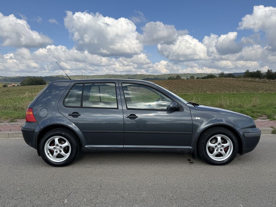 Volkswagen Golf 4 1.4B+LPG 75km 2002r