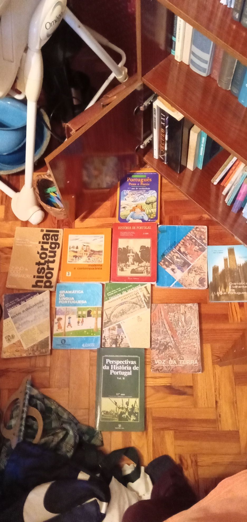 Livros escolares antigos:Latim/História/Filosofia/Portugues Desde 1E.