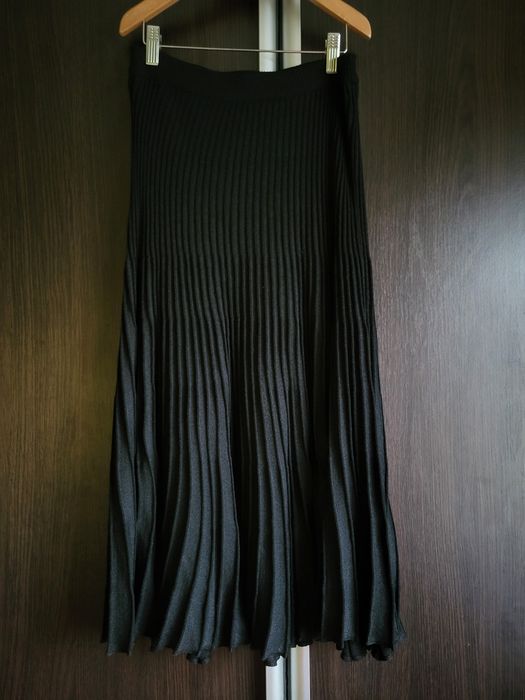 Продаю жіночу спідницю пліссе Massіmo Dutti р.XS