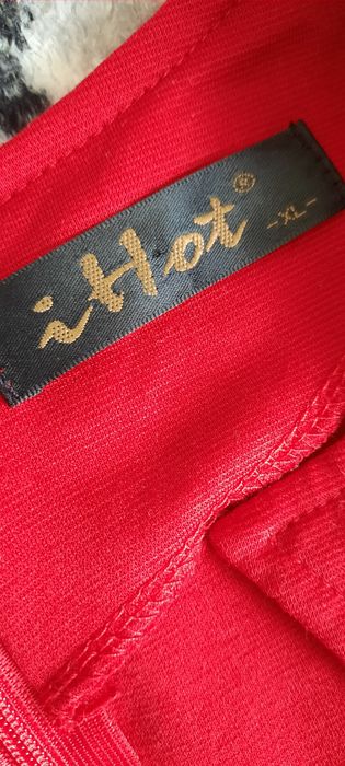 Жіноча сукня суцільна