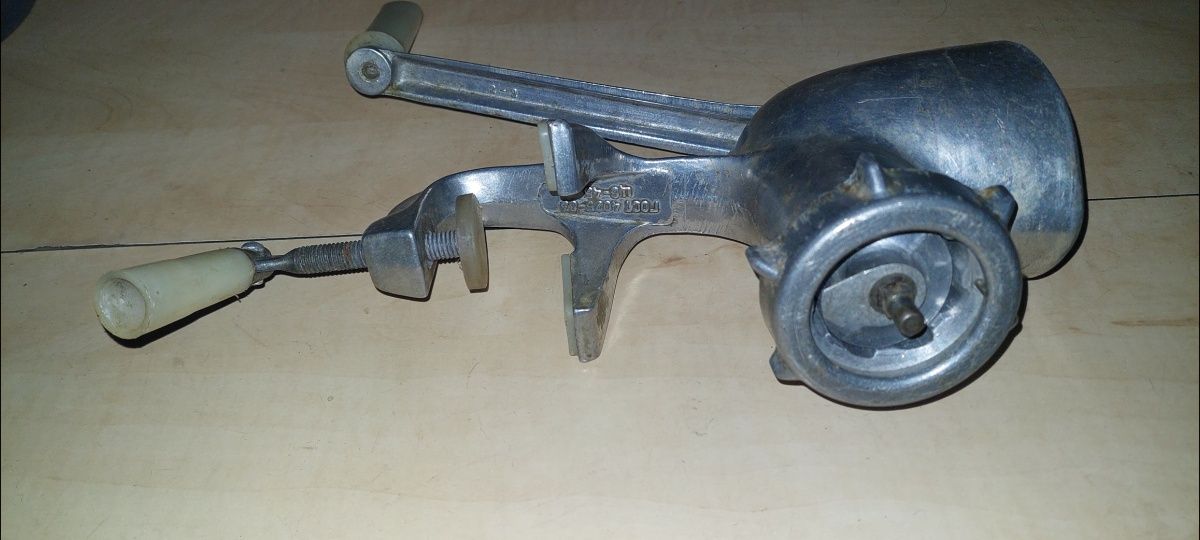 Maszynka do mięsa aluminiowa