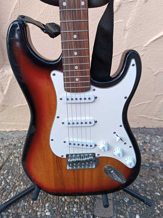 Электрогитара Електрогітара Fire Legend Cornel в гарному стані