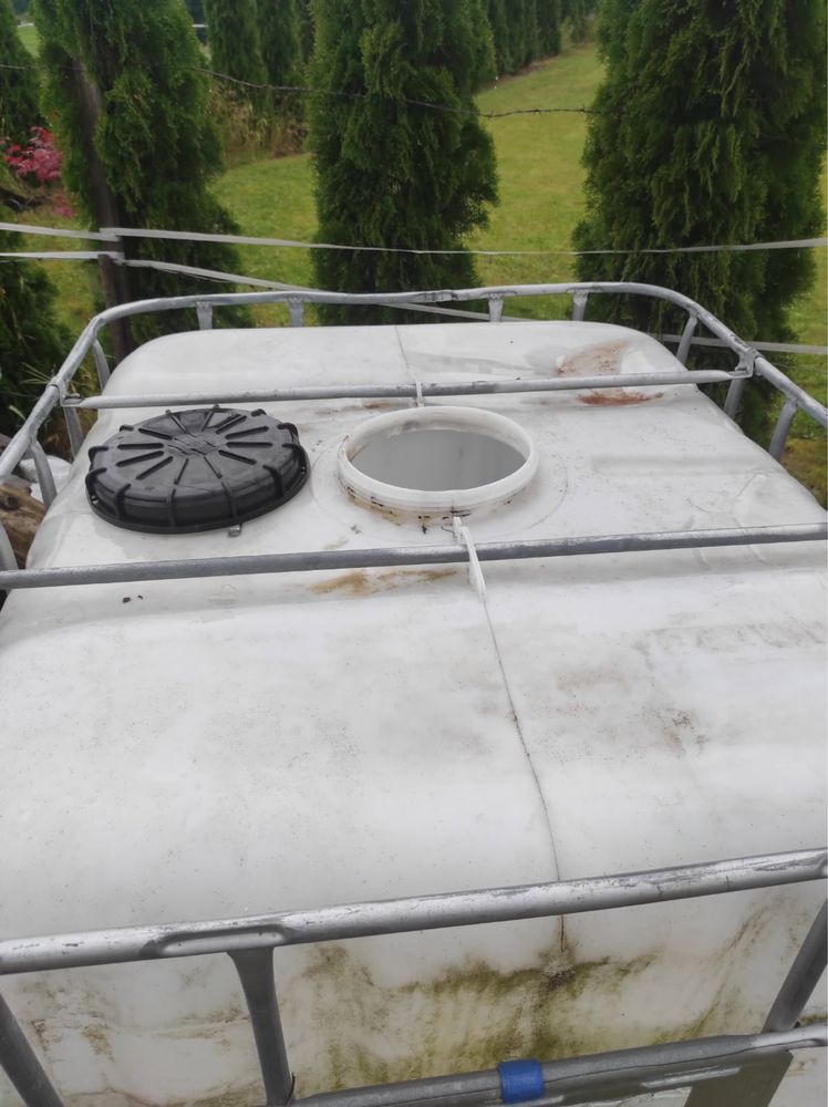 Sprzedam zbiornik 1000L (mauzer)