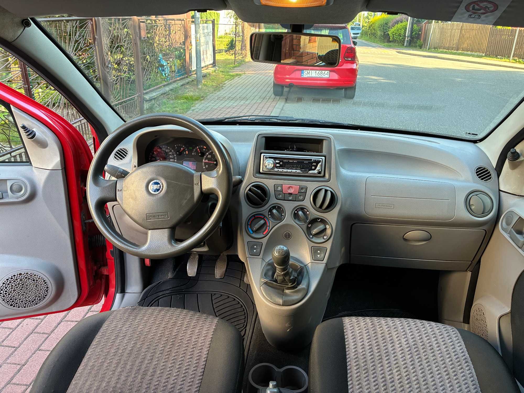 Fiat panda bogate wyposażenie niski przebieg