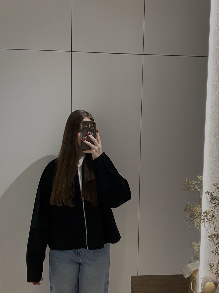Мʼякий бомбер Zara