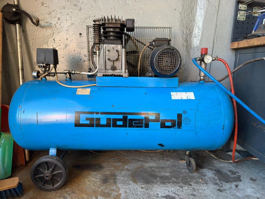 Kompresor tłokowy gudepol 200l