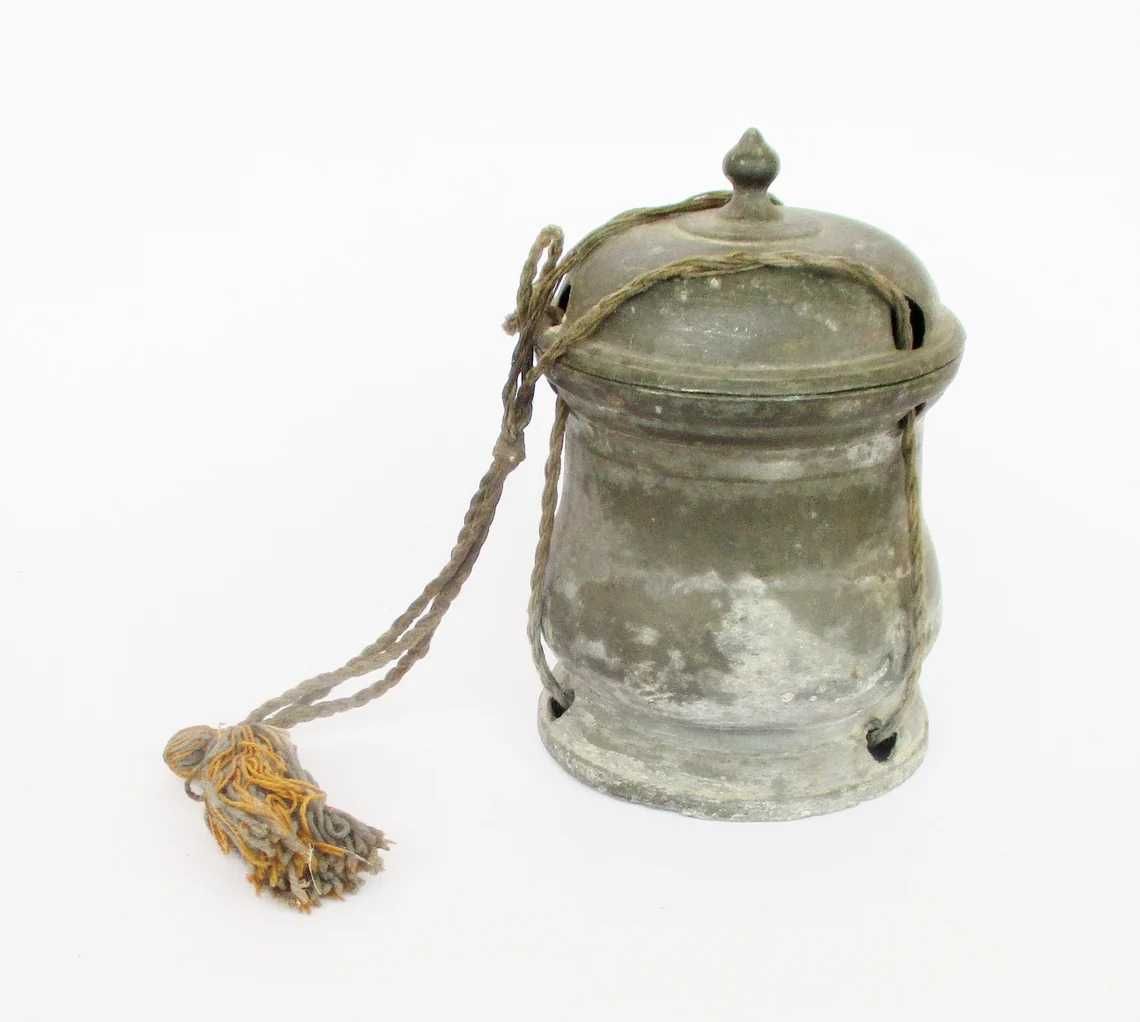 Antiga caixa para âmbulas dos Santos Óleos séc. XVII/XVIII